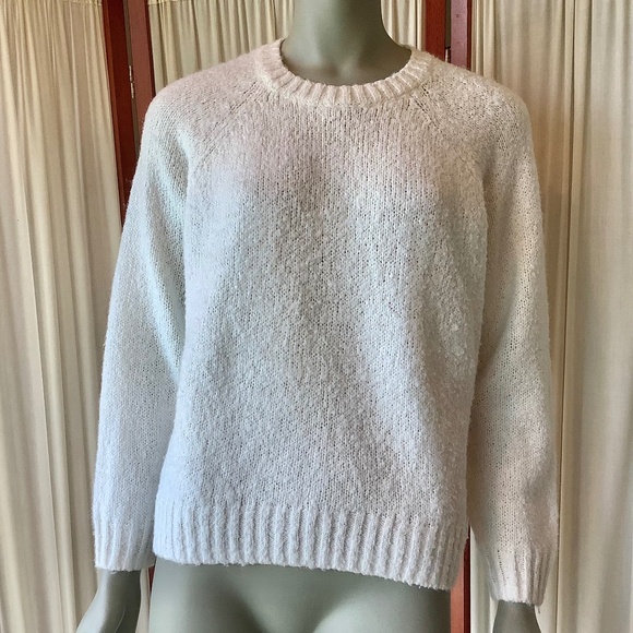 Old Navy Womens White Sweater Crew Neck Pullover Size Medium - Picture 1 of 6